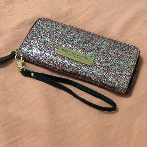MARC NEW YORK GLITTER ZIP AROUND FAUX-LEATHER